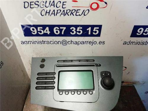 radio-seat-leon-1p1-2005-2006-2007-2008-2009-2010-2011-2012-2013-31896267 main image
