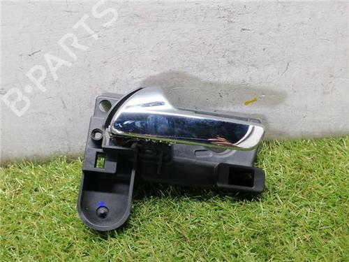 Used Front left interior door handle FIAT FREEMONT (345_) 2.0 JTD (140 hp) 31901418