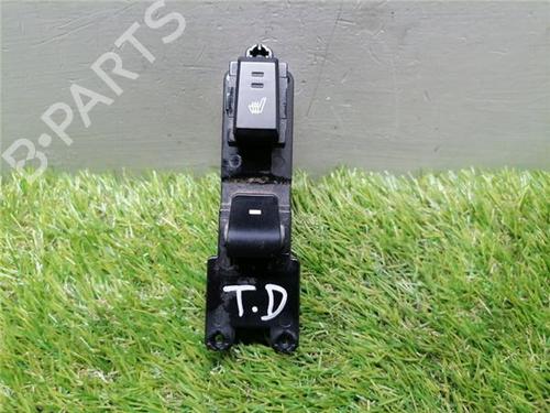 Used Right rear window switch HYUNDAI TUCSON (TL, TLE) 1.7 CRDi (116 hp) 31901066