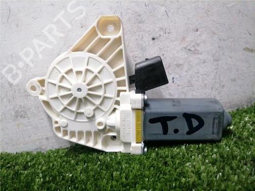 Used Right rear window motor Right rear window motor MERCEDES-BENZ CLA Coupe (C117) CLA 200 CDI / d (117.308) (136 hp) 33278686 33278686