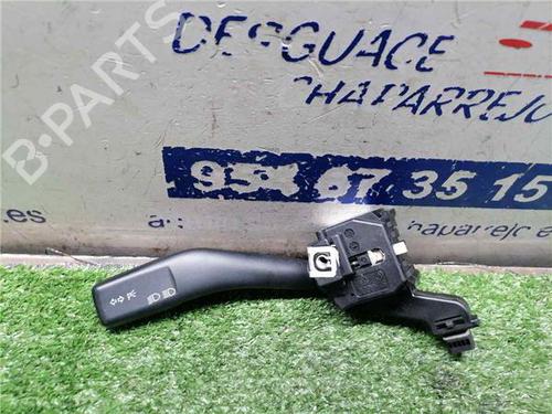 Interruttore VW GOLF V (1K1) 1.4 16V (75 hp) 31899046