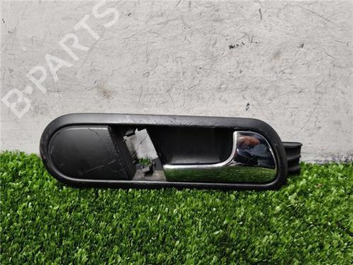 Used Front right interior door handle Front right interior door handle SEAT CORDOBA (6L2) 1.9 TDI (100 hp) 33221778 33221778