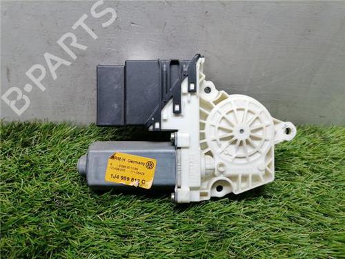 Used Right rear window motor Right rear window motor VW BORA I (1J2) 1.6 (101 hp) 36028038 36028038