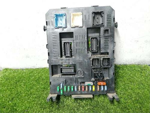 Used Fuse box Fuse box 36849956 36849956