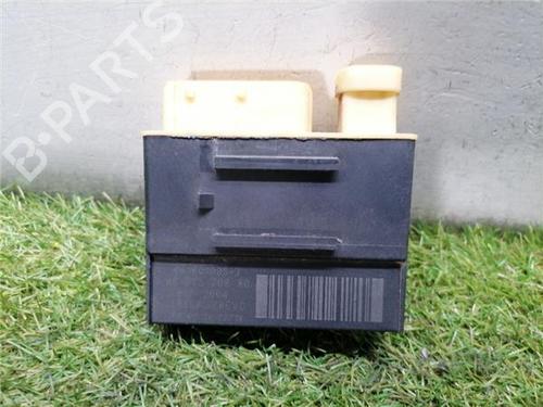 Used Electronic module Electronic module PEUGEOT 308 I (4A_, 4C_) 1.6 HDi (90 hp) 35747299 35747299
