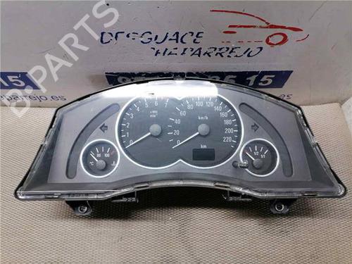 Used Instrument cluster OPEL MERIVA A MPV (X03) 1.6 16V (E75) (100 hp) 31899523