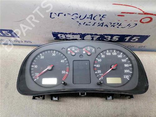 Used Instrument cluster VW GOLF IV (1J1) 1.9 TDI (110 hp) 31899989