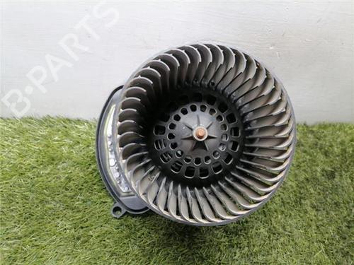 Used Heater blower motor RENAULT KADJAR (HA_, HL_) 1.2 TCe 130 (HLMR) (130 hp) 31901177
