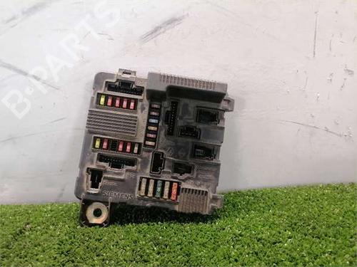 fuse-box-renault-scenic-ii-jm01_-2003-2004-2005-2006-2007-2008-2009-2010-34456413 main image
