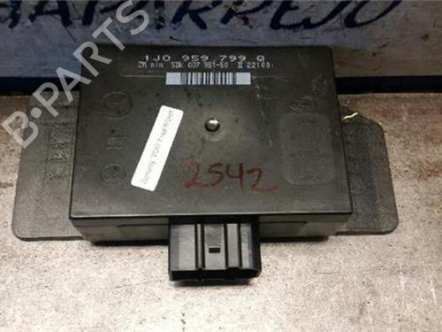 Module électronique VW GOLF IV (1J1) 1.9 TDI (90 hp) 31895614