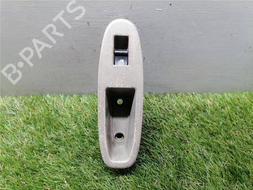 Used Right rear window switch Right rear window switch ALFA ROMEO 159 (939_) 2.4 JTDM (939AXD12, 939AXD1B) (200 hp) 33477938 33477938