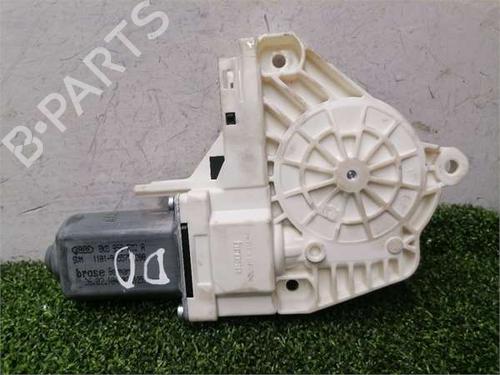 right-front-window-motor-audi-a4-b8-8k2-2007-2008-2009-2010-2011-2012-2013-2014-2015-2016-2017-39659431 main image