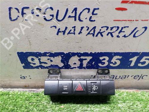 Bouton de warning DODGE CALIBER 2.0 CRD (140 hp) 31899032