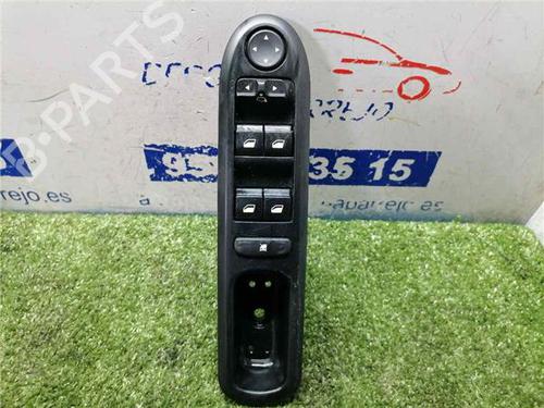 Interrupteur de vitre avant gauche PEUGEOT 407 (6D_) 1.6 HDi 110 (6D9HZC, 6D9HYC) (109 hp) 31900195