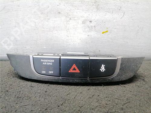 warning-switch-hyundai-ix35-lm-el-elh-2009-2010-2011-2012-2013-2014-2015-2016-31901234 main image