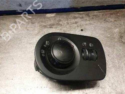 switch-seat-leon-1p1-2005-2006-2007-2008-2009-2010-2011-2012-2013-31895826 main image