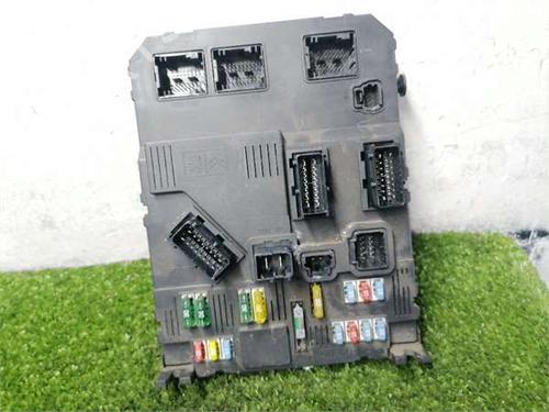 Used Fuse box Fuse box PEUGEOT 407 (6D_) 2.0 HDi 135 (6DRHRH, 6DRHRE, 6DRHRG, 6DRHRJ) (136 hp) 36311432 36311432