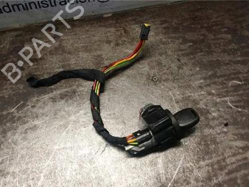 switch-renault-clio-ii-bb_-cb_-1998-1999-2000-2001-2002-2003-2004-2005-2006-2007-2008-2009-2010-2011-2012-2013-2014-2015-2016-31894840 main image