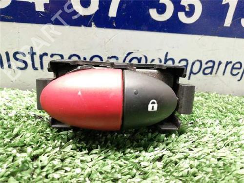 Used Warning switch RENAULT TWINGO II (CN0_) 1.5 dCi (CN0E) (64 hp) 31897015