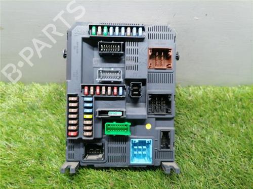 Used Fuse box Fuse box PEUGEOT 208 I (CA_, CC_) 1.6 VTi (120 hp) 33221661 33221661