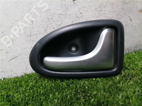 Used Front right interior door handle Front right interior door handle RENAULT MEGANE I Classic (LA0/1_) 1.9 dTi (LA1U) (80 hp) 33058546 33058546