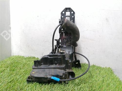 front-left-lock-renault-megane-iii-hatchback-bz01_-b3_-2008-33278490 main image