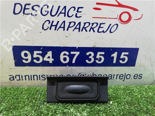 Used Tailgate handle RENAULT CLIO III (BR0/1, CR0/1) 1.5 dCi (BR17, CR17) (86 hp) 31892011