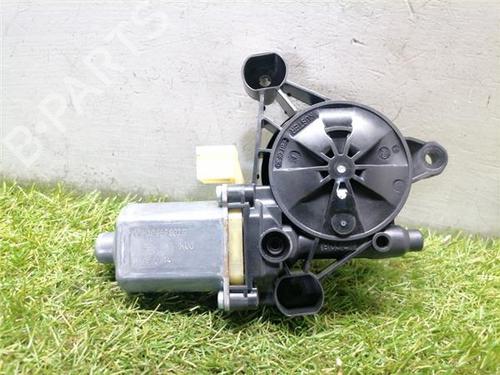 Used Right front window motor Right front window motor VW GOLF VII (5G1, BQ1, BE1, BE2) 2.0 GTD (184 hp) 32821186 32821186