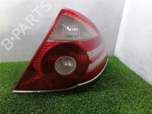 right-taillight-ford-mondeo-iii-b5y-2000-2001-2002-2003-2004-2005-2006-2007-33058490 main image