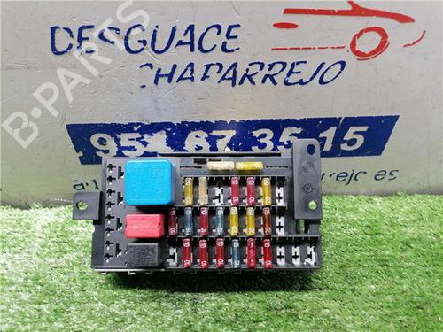 Used Fuse box Fuse box FIAT SEICENTO / 600 (187_) 0.9 (187AXA, 187AXA1A) (39 hp) 31890257 31890257
