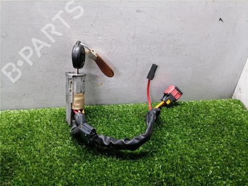 Used Switch Switch PEUGEOT 206 Hatchback (2A/C) 1.9 D (69 hp) 33679350 33679350