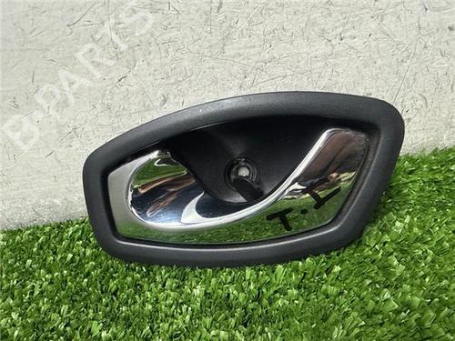 Venstre bagtil invendig håndtag RENAULT CAPTUR I (J5_, H5_) 1.5 dCi 90 (J5N4, J5M5, J5MW, J5M6, J5AL, J5AJ) (90 hp) 31901806