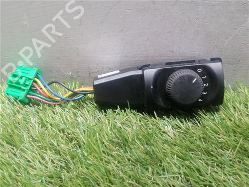 climate-control-peugeot-5008-0u_-0e_-2009-2010-2011-2012-2013-2014-2015-2016-2017-32821150 main image