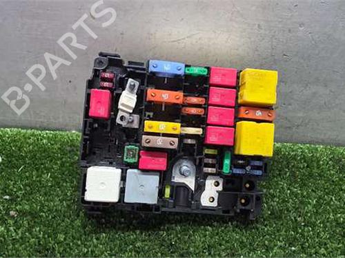 Used Fuse box Fuse box PEUGEOT 3008 II SUV (MC_, MR_, MJ_, M4_) 1.2 THP/ PureTech 130 (MRHNSM, MRHNSU, MRHNSJ, MRHNYW,... (131 hp) 34572737 34572737