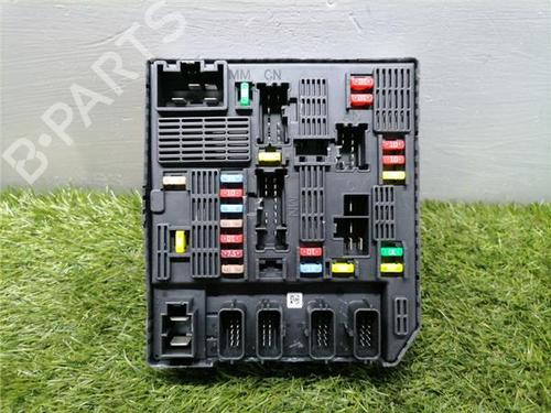 fuse-box-renault-scenic-iii-jz01_-2008-2009-2010-2011-2012-2013-2014-2015-2016-33278425 main image