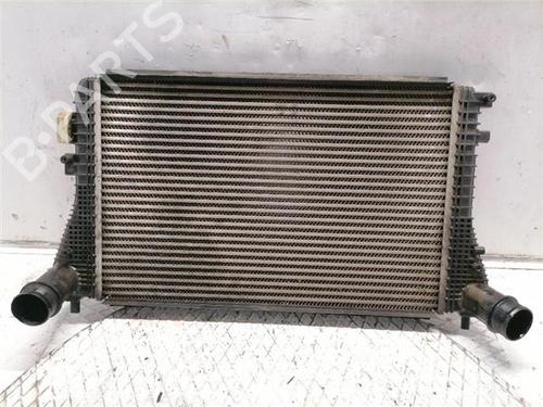 Intercooler SEAT LEON (1P1) 1.6 TDI (105 hp) 32690402