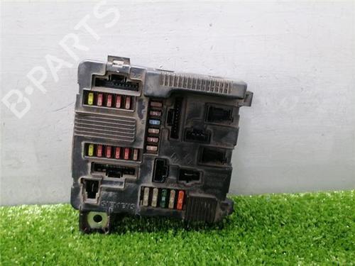 Used Fuse box Fuse box RENAULT MEGANE II Hatchback Van (KM0/2_) 1.5 dCi (101 hp) 33415715 33415715