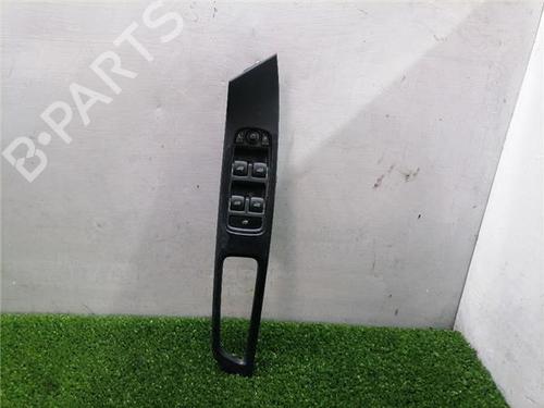 Używane Przełącznik szyby przedniej lewej VOLVO S60 II (134) D4 (163 hp) 32332517