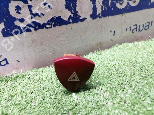 Bouton de warning FIAT ULYSSE (179_) 2.0 JTD (109 hp) 31899616