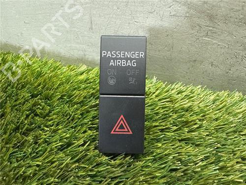 warning-switch-skoda-octavia-iii-combi-5e5-5e6-2012-2013-2014-2015-2016-2017-2018-2019-2020-33478105 main image