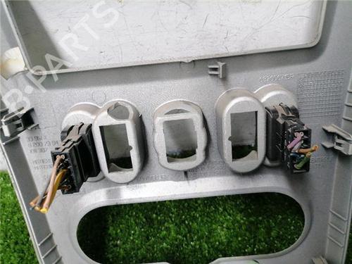 Left front window switch DACIA SANDERO 1.5 dCi | BP33478388I27 - Image 4
