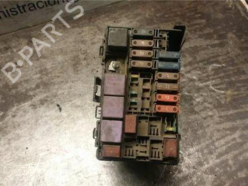 Used Fuse box RENAULT LAGUNA II (BG0/1_) 1.9 dCi (BG08, BG0G) (120 hp) 31889077
