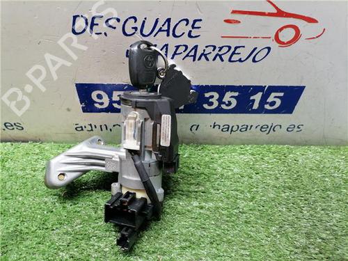 switch-toyota-corolla-_e12_-2001-2002-2003-2004-2005-2006-2007-2008-31898036 main image