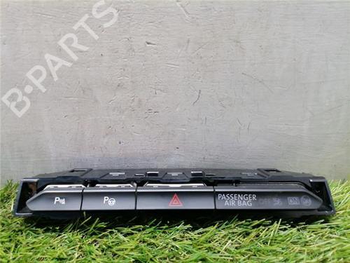 BP32486442I22 main image