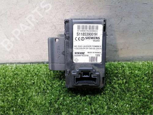 Used Switch Switch RENAULT MEGANE II Coupé-Cabriolet (EM0/1_) 1.6 16V (112 hp) 35269810 35269810