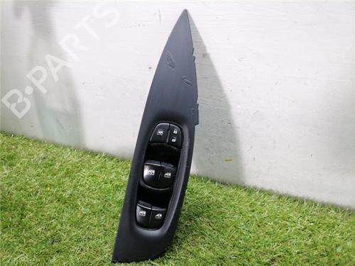Used Left front window switch NISSAN QASHQAI II (J11, J11_) 1.2 DIG-T (115 hp) 31901353