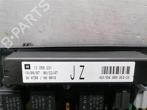 Fuse box OPEL ASTRA H (A04) 1.4 (L48) | BP33860173E1 - Image 3