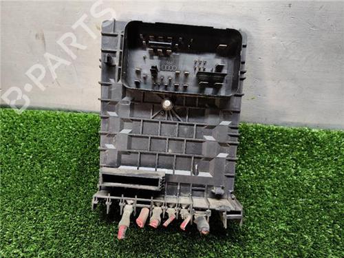 Fuse box AUDI A3 (8P1) 1.9 TDI | BP33249000E1 - Image 2