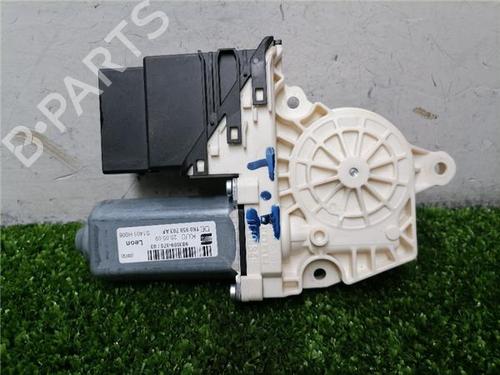 Used Left rear window motor Left rear window motor SEAT LEON (1P1) 1.9 TDI (105 hp) 34609197 34609197