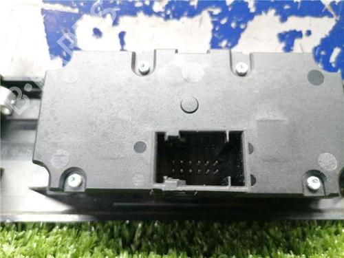 Switch BMW 5 (E60) 520 d | BP31900433I30